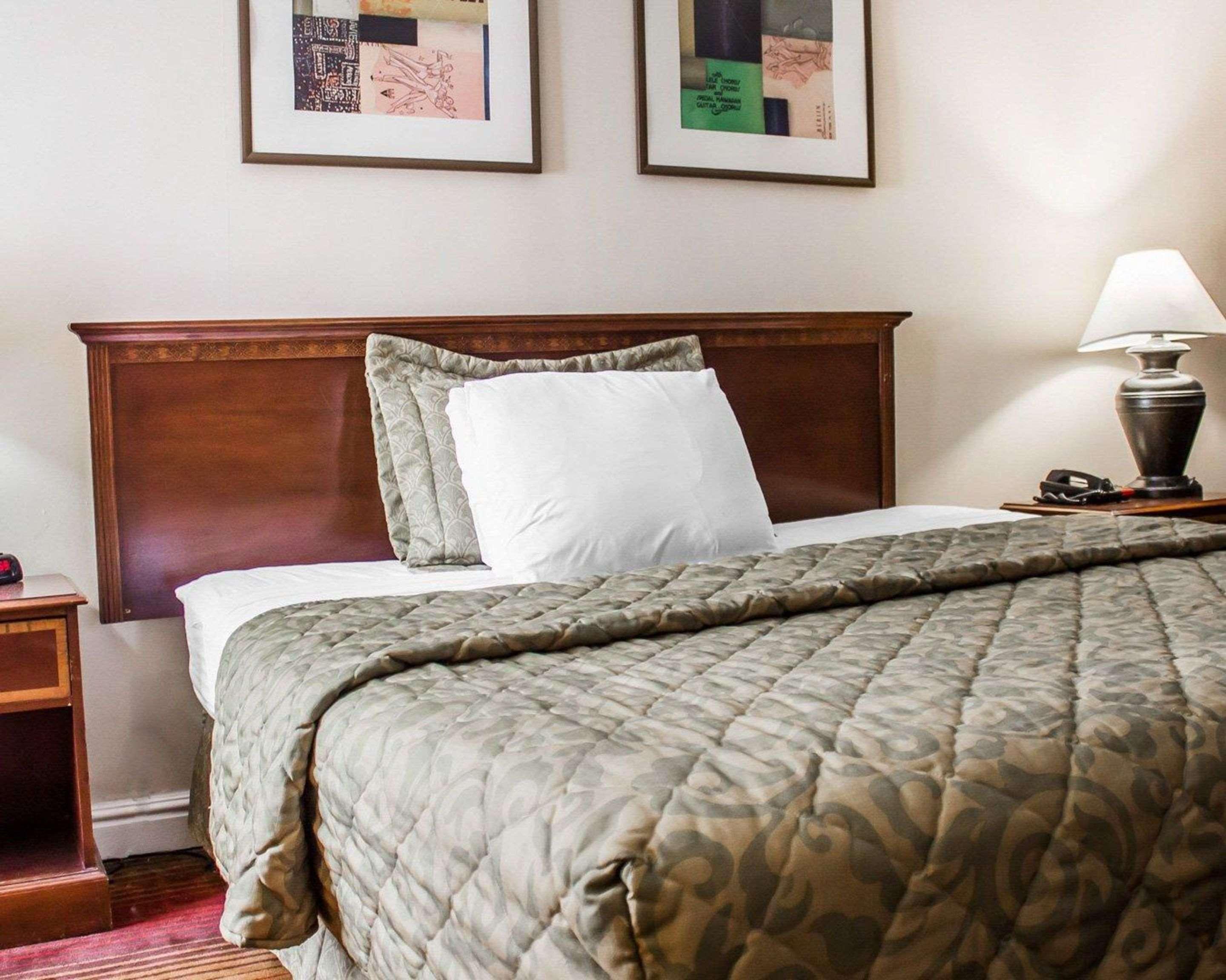 Rodeway Inn Huntington Station - Melville Екстериор снимка