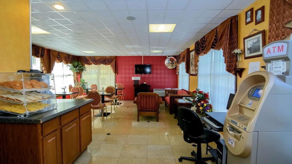 Rodeway Inn Huntington Station - Melville Екстериор снимка