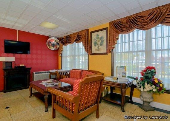 Rodeway Inn Huntington Station - Melville Екстериор снимка