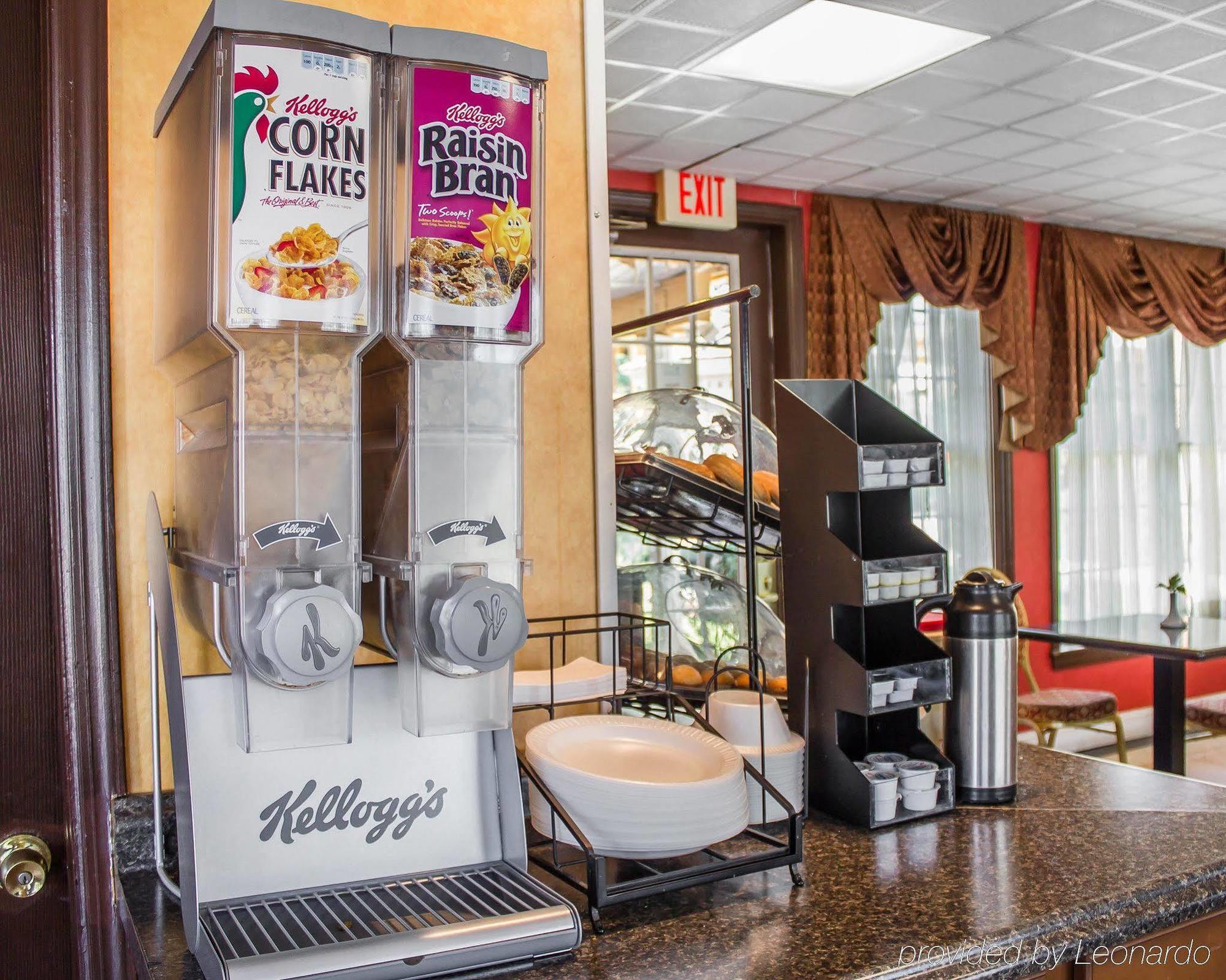 Rodeway Inn Huntington Station - Melville Екстериор снимка
